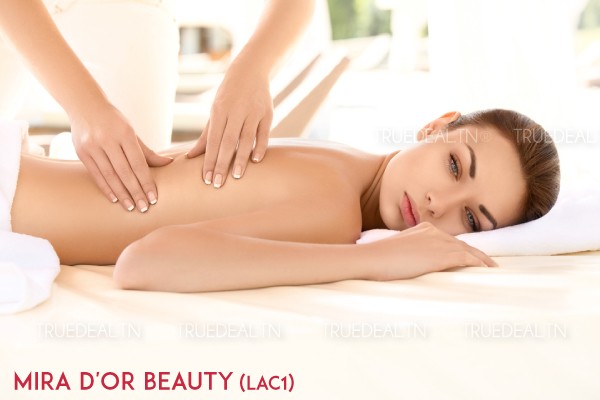 Soin de visage + Soin des mains + Soins des pieds + 2 poses vernis + Massage relaxant + Epilation jambes complètes, bras complètes, aisselles, Sourcils, lèvre supérieure + Coupe + Brushing