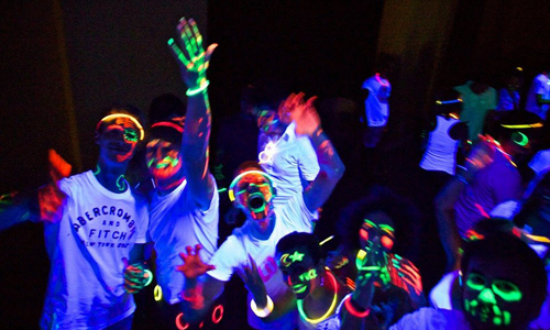 Une soirée fluo inoubliable pour vos événements (anniversaire, Soirée d’enterrement de vie de jeune fille/garçon…) à 279dt au lieu de 500dt