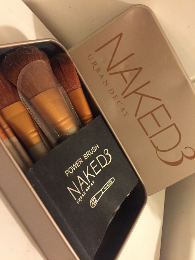 Archivé: Set de pinceaux de voyage 12 pièces – Naked 3