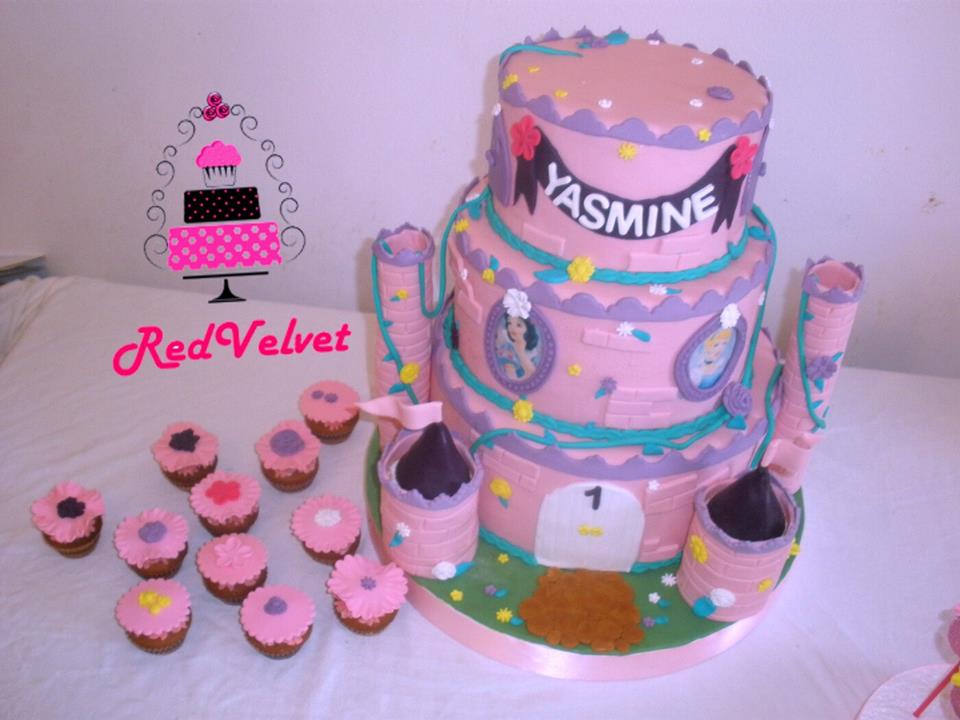 Offrez à votre enfant un gâteau d’anniversaire unique et personnalisé avec thème au choix à partir de 60dt chez Redvelvet